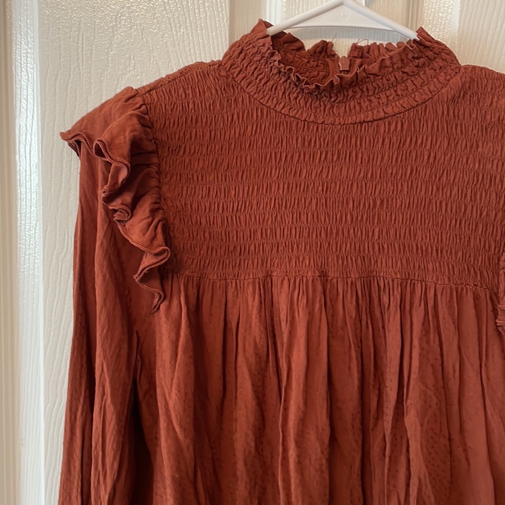Knox Rose high neck flutter top - Picture 2 of 8